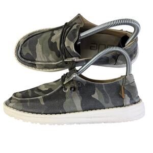 Hey Dude Wendy Slip-On Camo Loafer women’s size 6